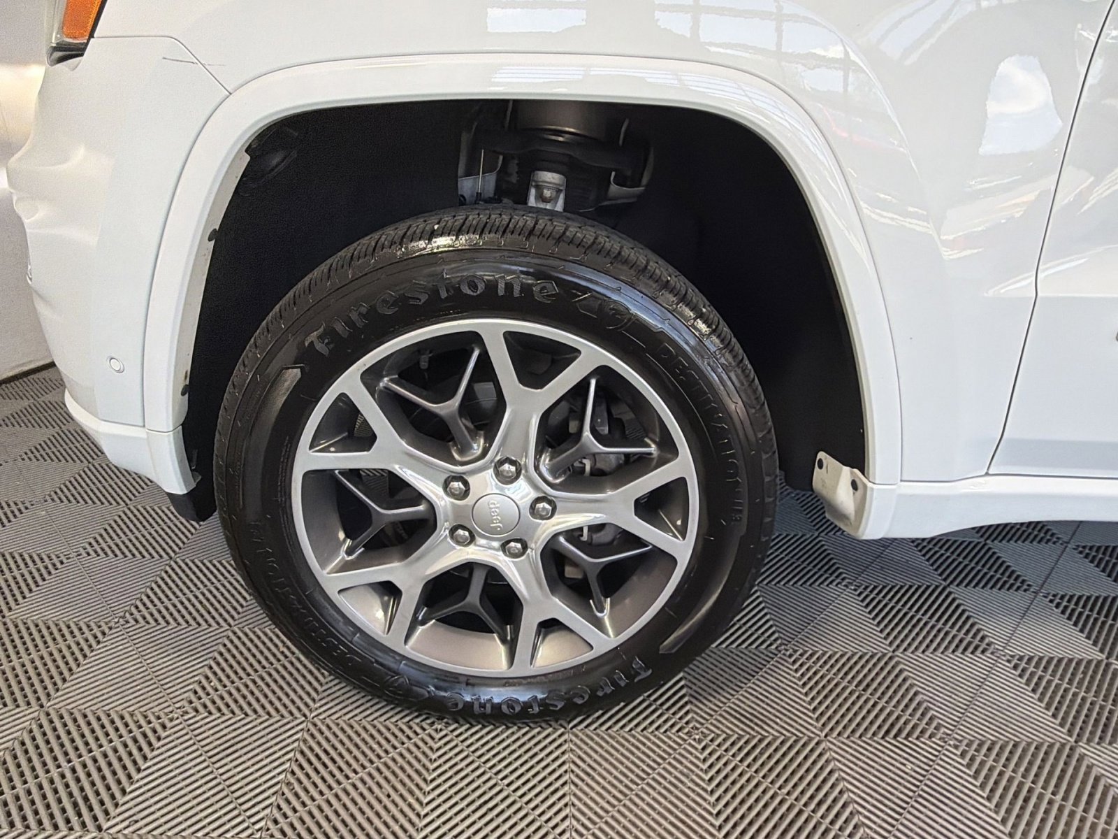 Used 2020 Jeep Grand Cherokee Overland image 12