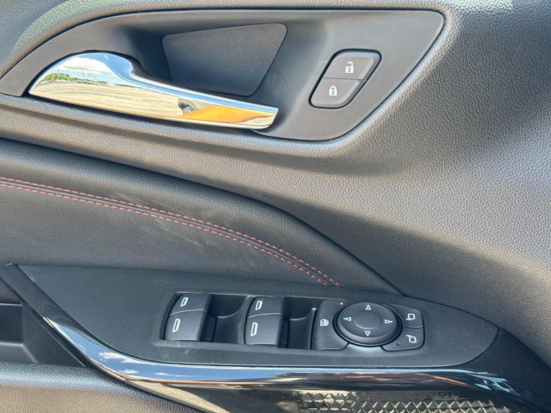 New 2026 Chevrolet Trax RS w/ Sunroof Package FWD image 11