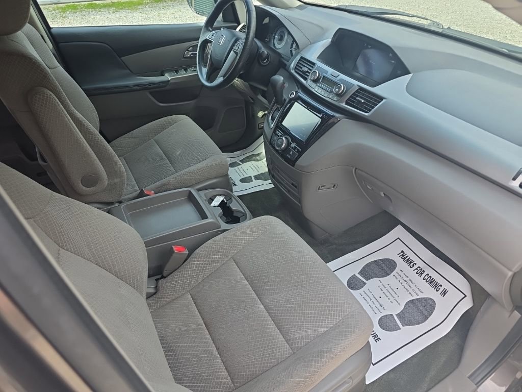 Used 2016 Honda Odyssey SE image 16