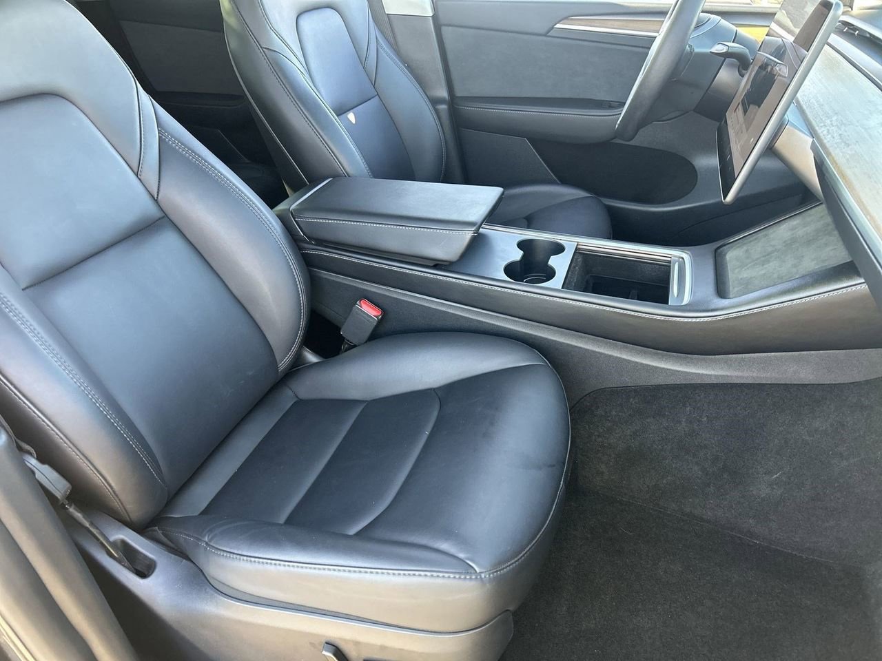 Used 2024 Tesla Model Y Long Range RWD image 8