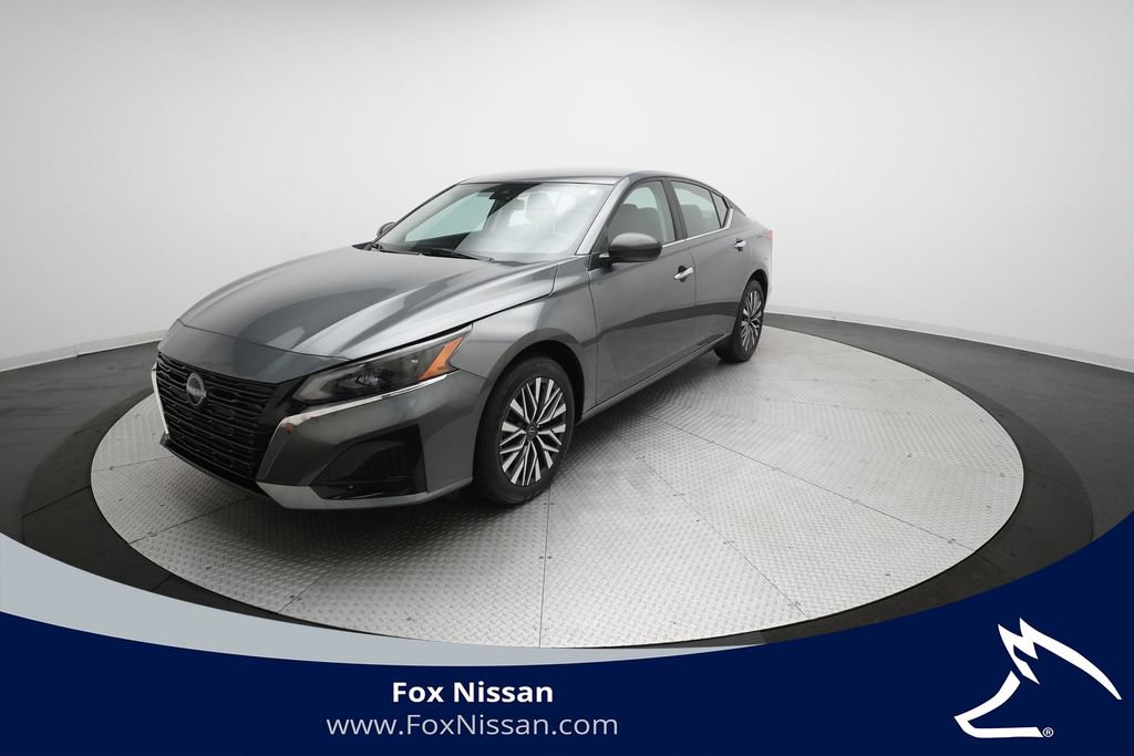 Certified 2025 Nissan Altima 2.5 SV AWD/4WD image 1