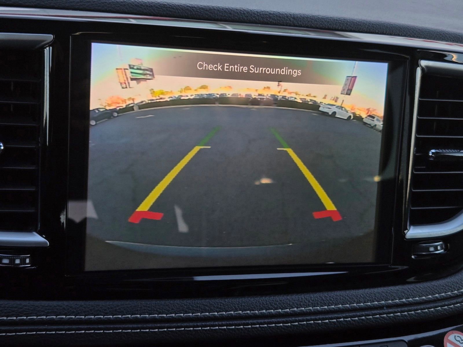 Used 2023 Chrysler Pacifica Limited image 16