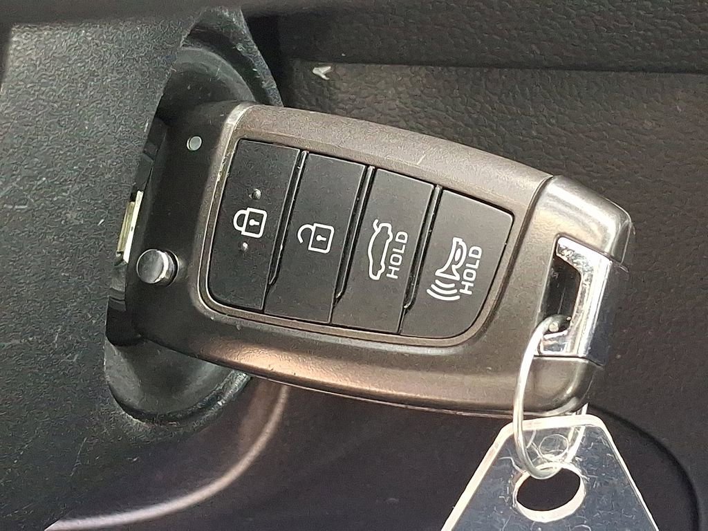Used 2023 Hyundai Sonata SE image 23