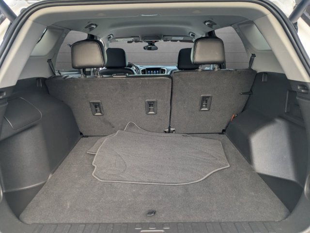 Used 2022 GMC Terrain SLT w/ Tech Package FWD image 32