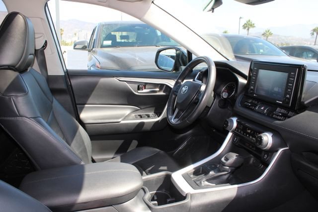 Used 2022 Toyota RAV4 XLE Premium FWD image 5