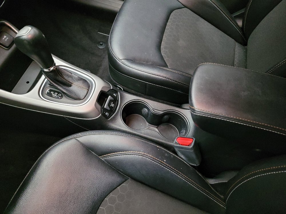 Used 2018 Jeep Compass Latitude w/ Popular Equipment Group FWD image 26