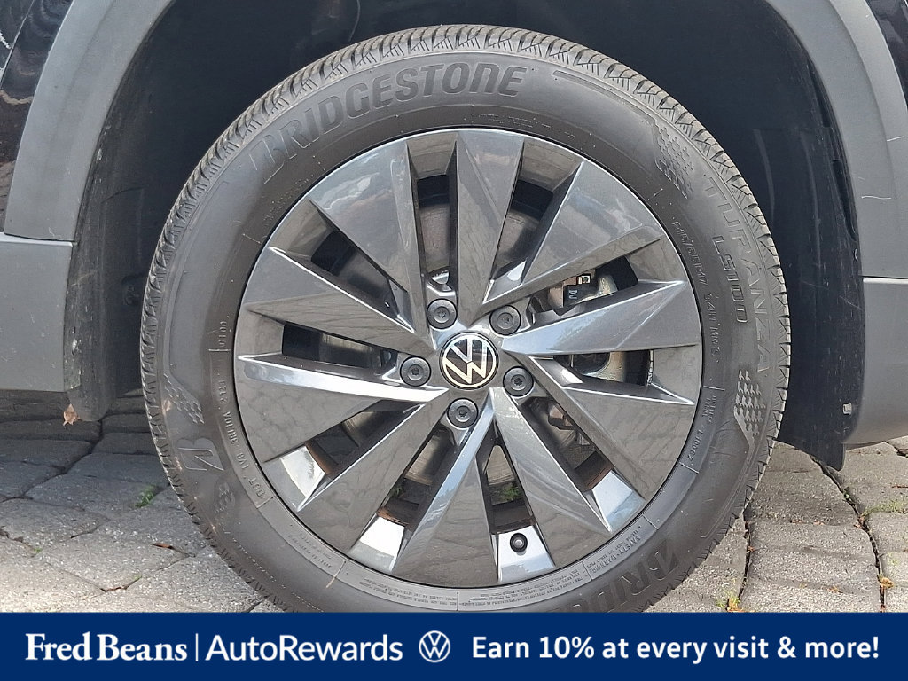 Certified 2024 Volkswagen Taos S FWD image 11