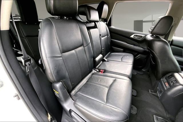 Used 2013 Nissan Pathfinder Platinum AWD/4WD image 21