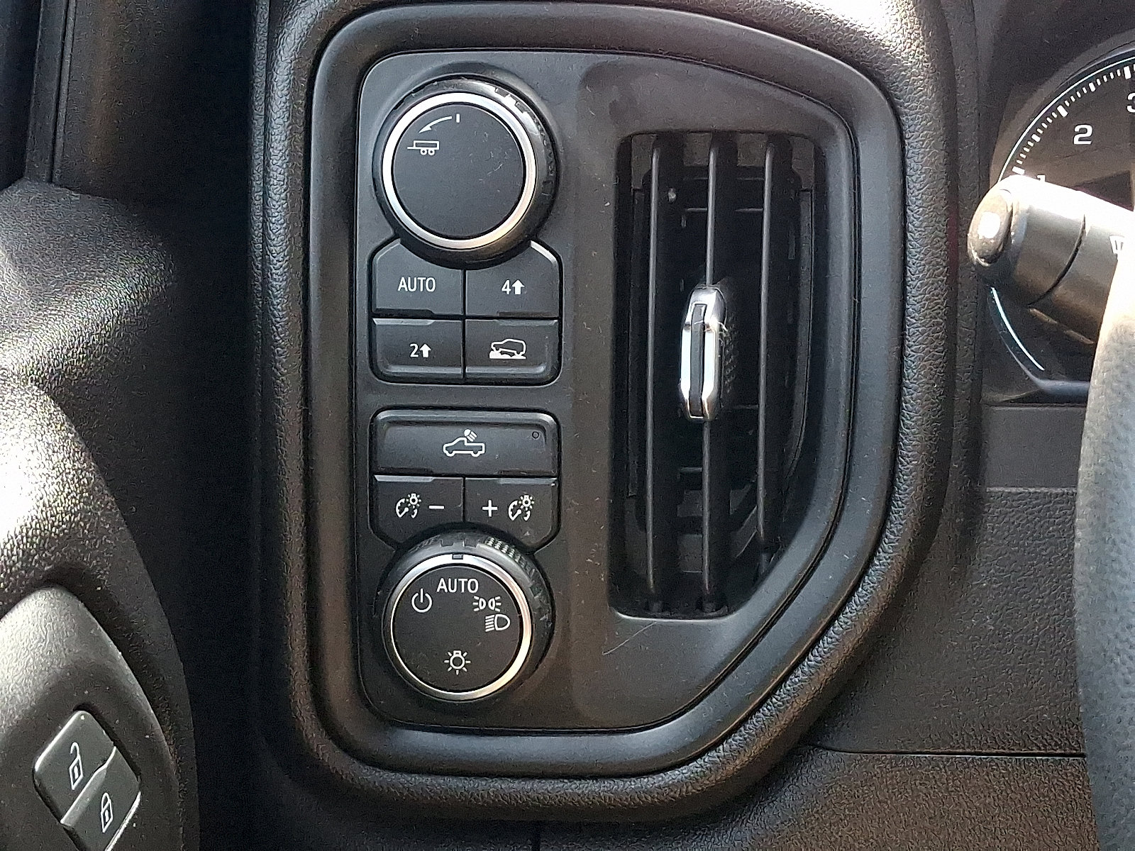 Used 2023 Chevrolet Silverado 1500 W/T w/ WT Value Package AWD/4WD image 25