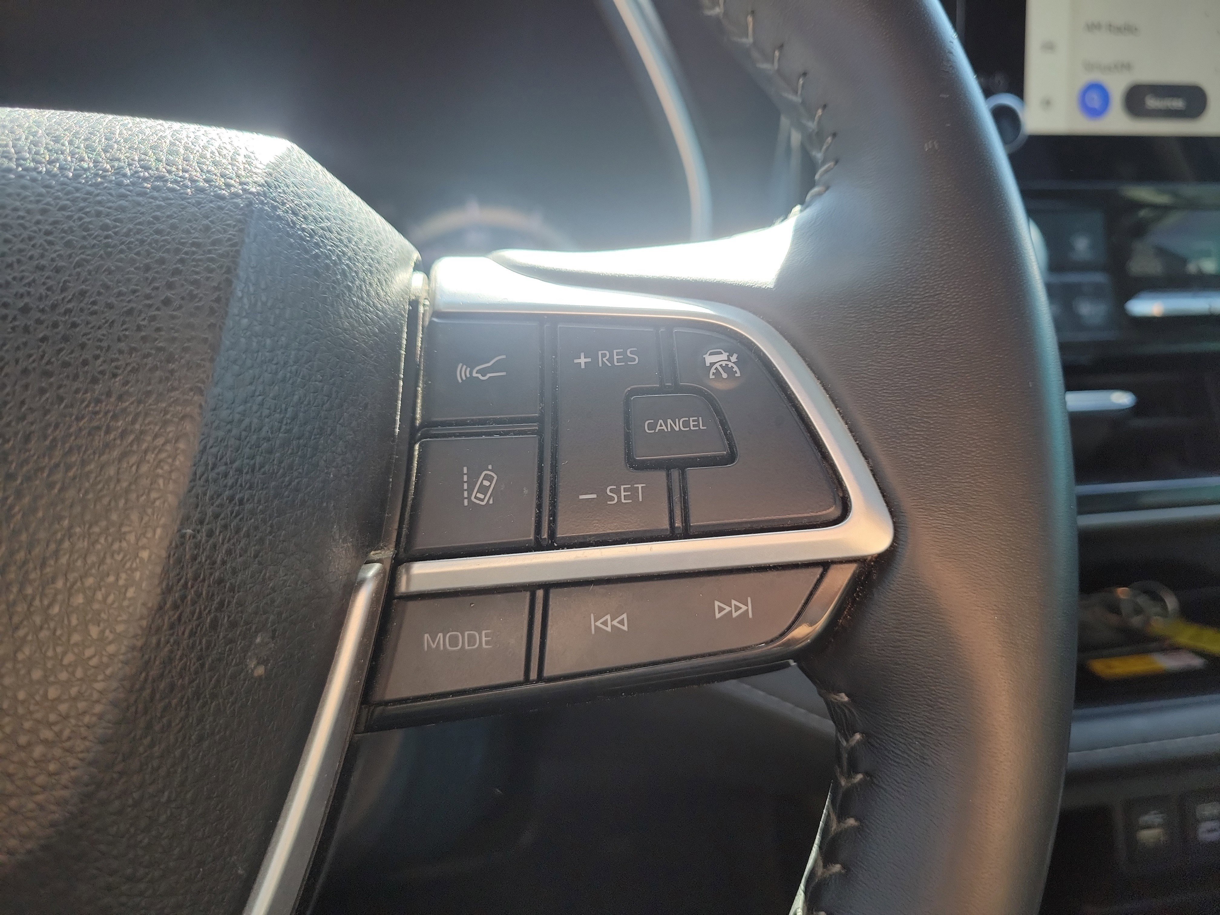 Used 2024 Toyota Highlander XLE image 26