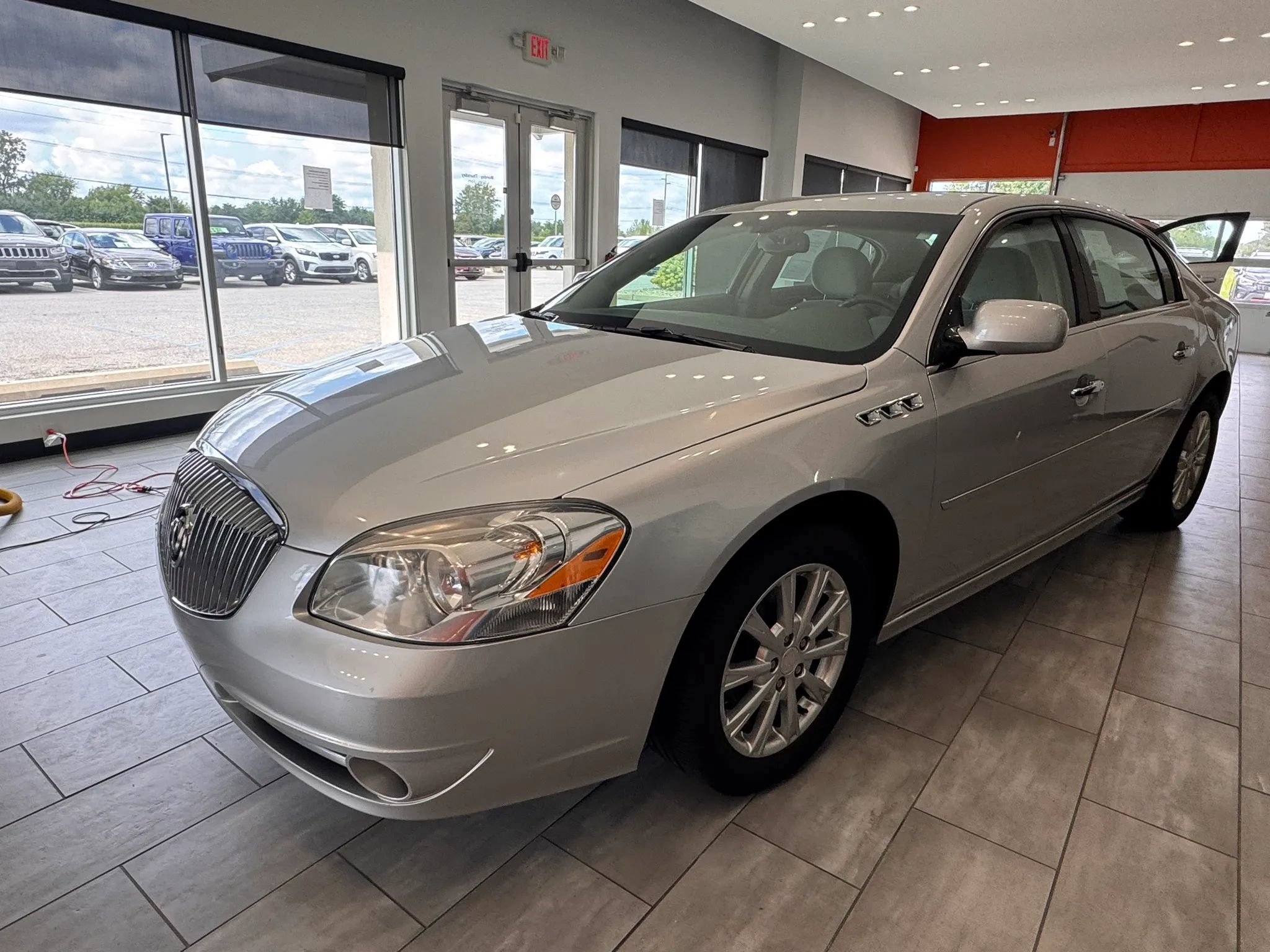 Used 2010 Buick Lucerne CX FWD image 7