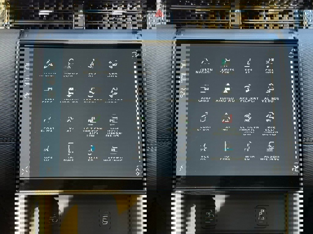 Certified 2025 Land Rover Discovery Sport Dynamic SE image 25