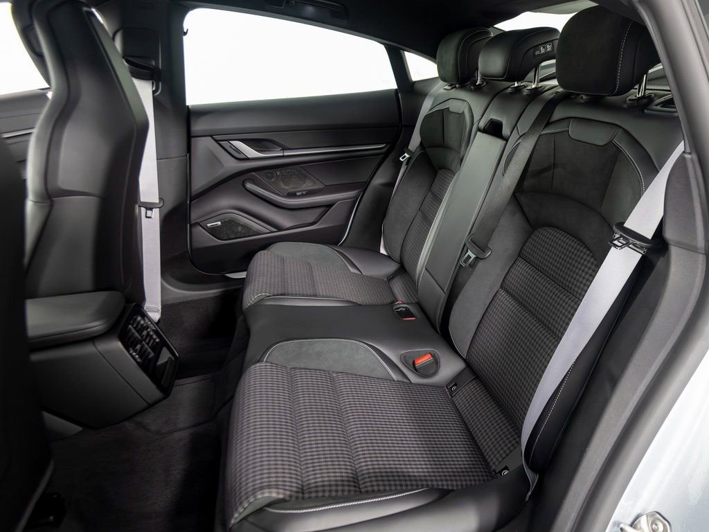 New 2026 Porsche Taycan image 33