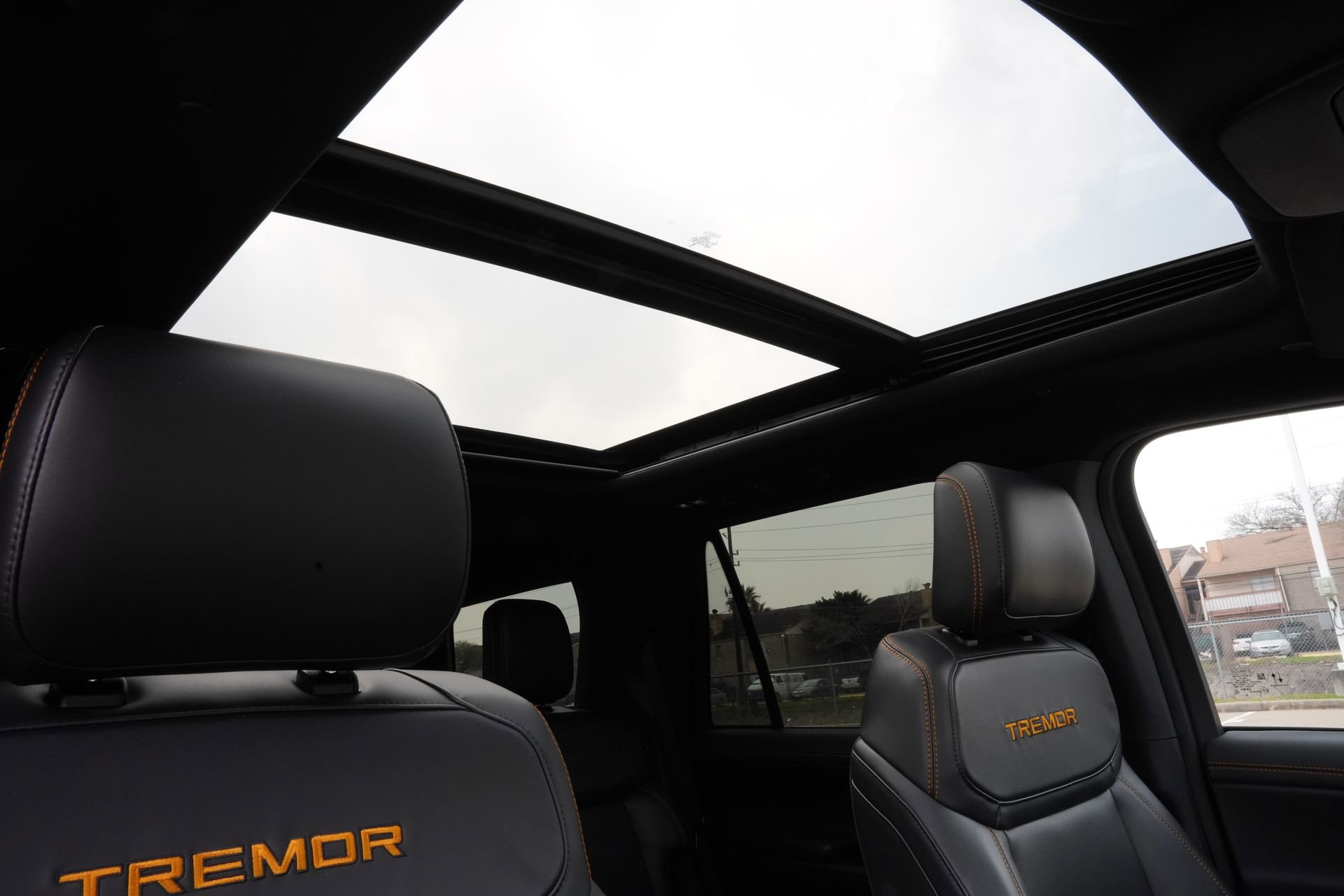 Used 2025 Ford Expedition Tremor image 27