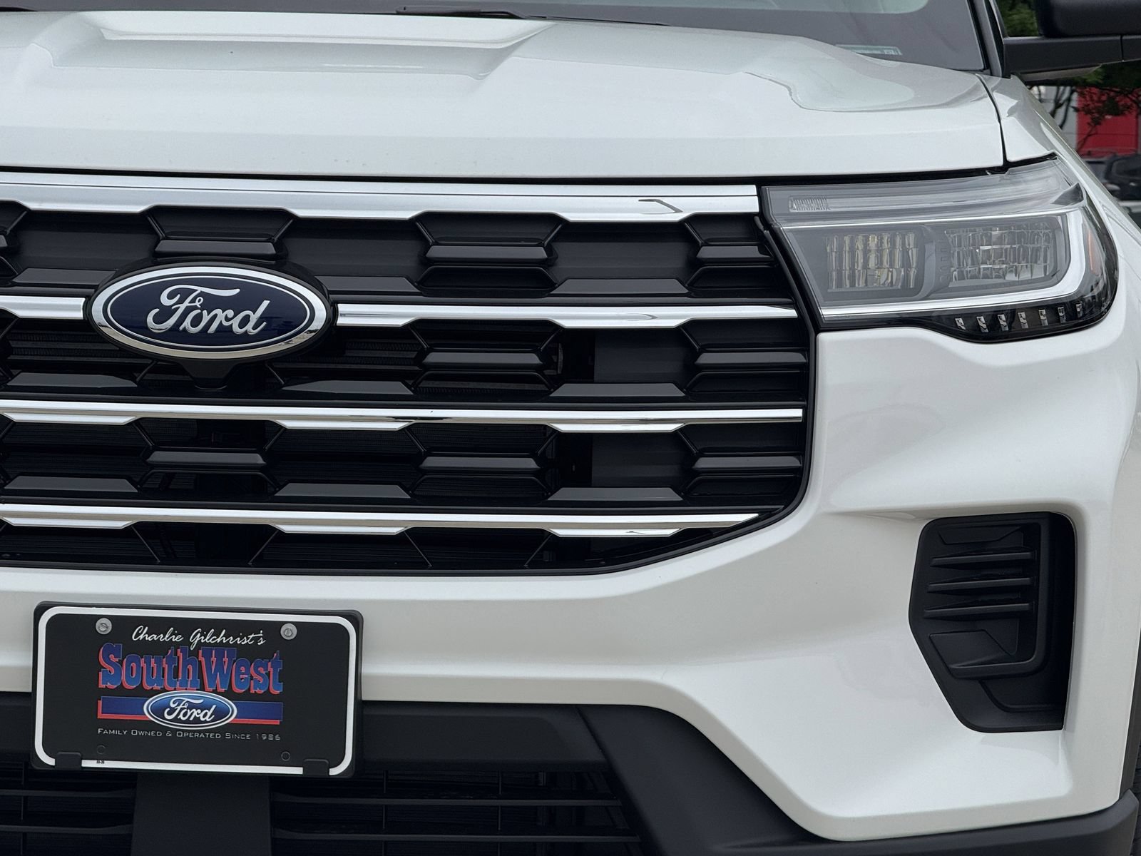 New 2026 Ford Explorer Active RWD image 7