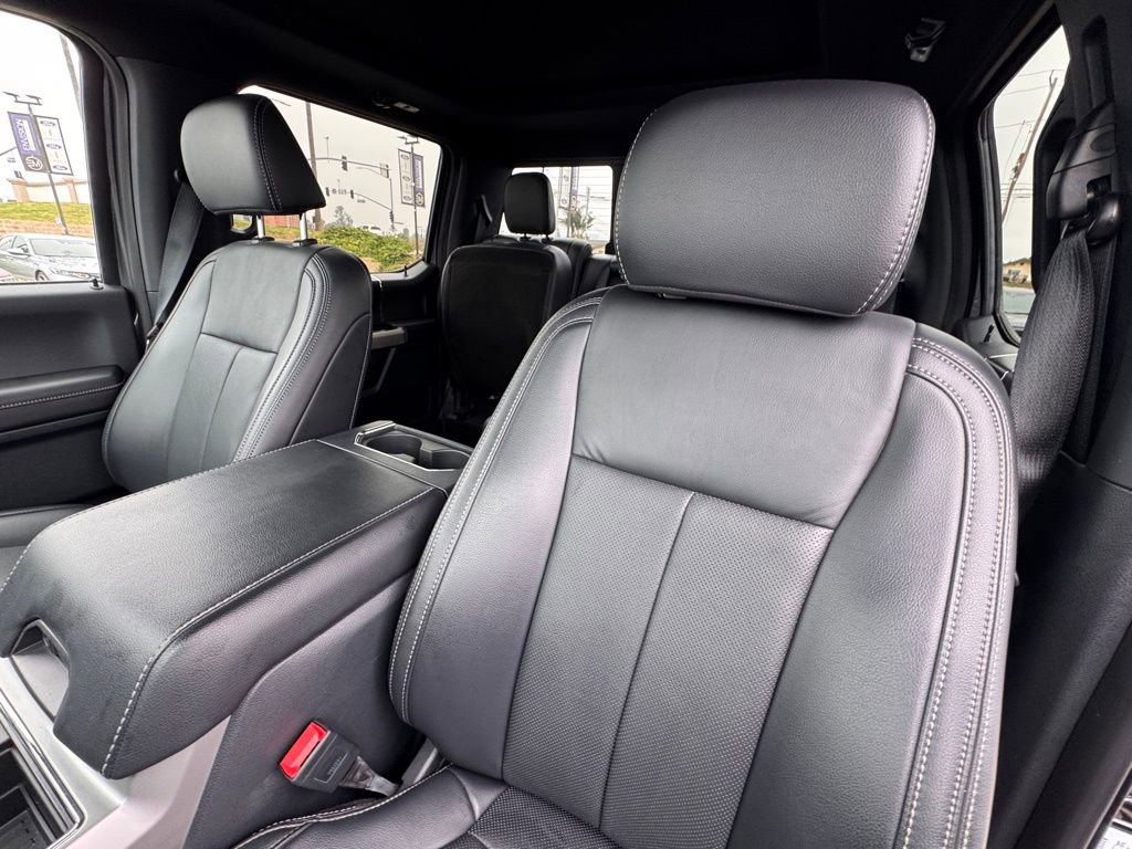 Certified 2022 Ford F250 Lariat w/ Black Appearance Package image 19
