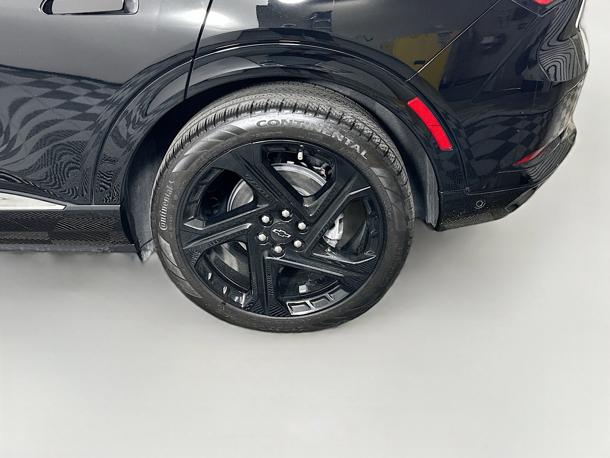 Used 2024 Chevrolet Equinox EV RS FWD image 11