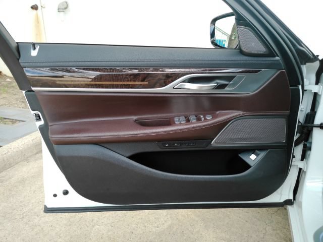 Used 2022 BMW 740i RWD image 11