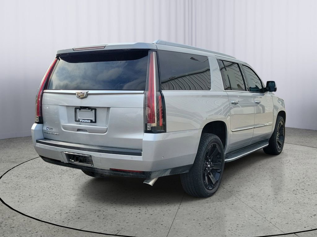 Used 2017 Cadillac Escalade ESV Premium Luxury image 3