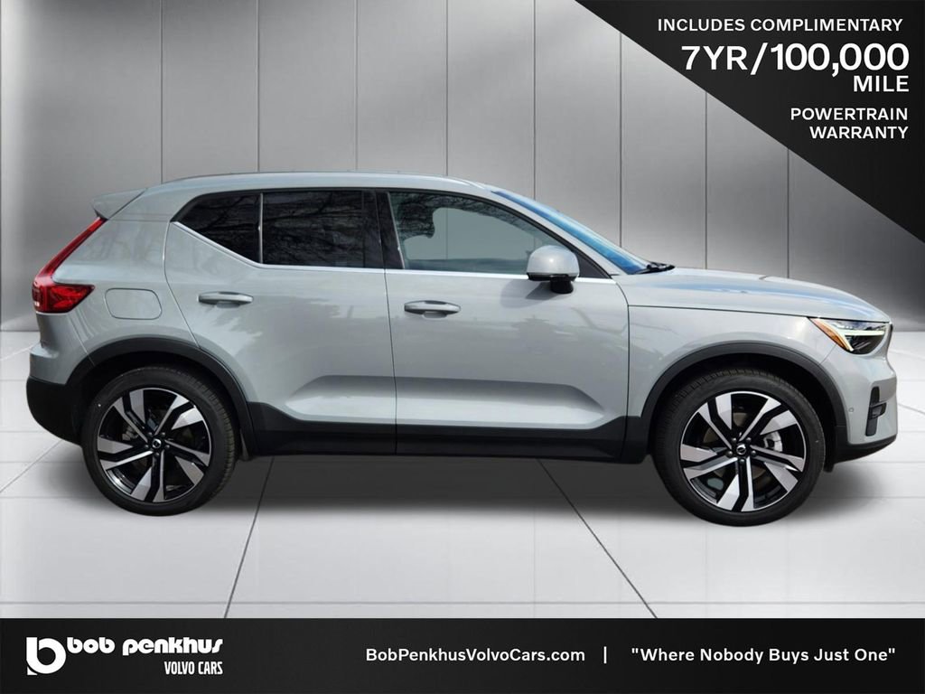 New 2025 Volvo XC40 B5 Plus w/ Protection Package Premier image 23