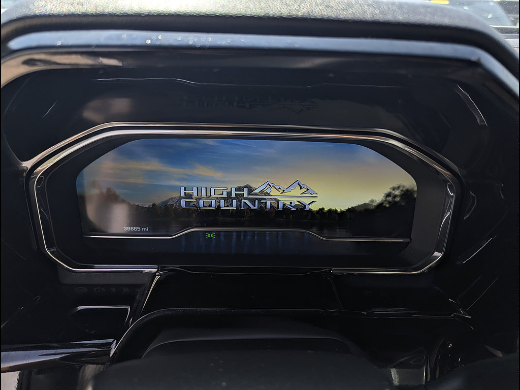 Used 2024 Chevrolet Silverado 2500 High Country w/ High Country Premium Package AWD/4WD image 2