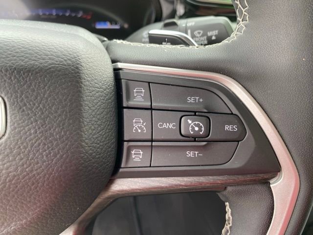 Used 2023 Jeep Grand Cherokee Limited w/ Trailer Tow Prep Group (B) AWD/4WD image 21
