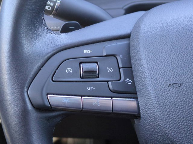 Used 2025 Cadillac XT4 Premium Luxury image 25