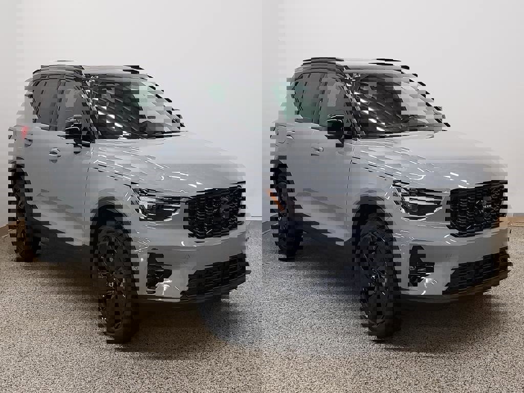 New 2026 Volvo XC40 B5 Ultra w/ Protection Package Premier