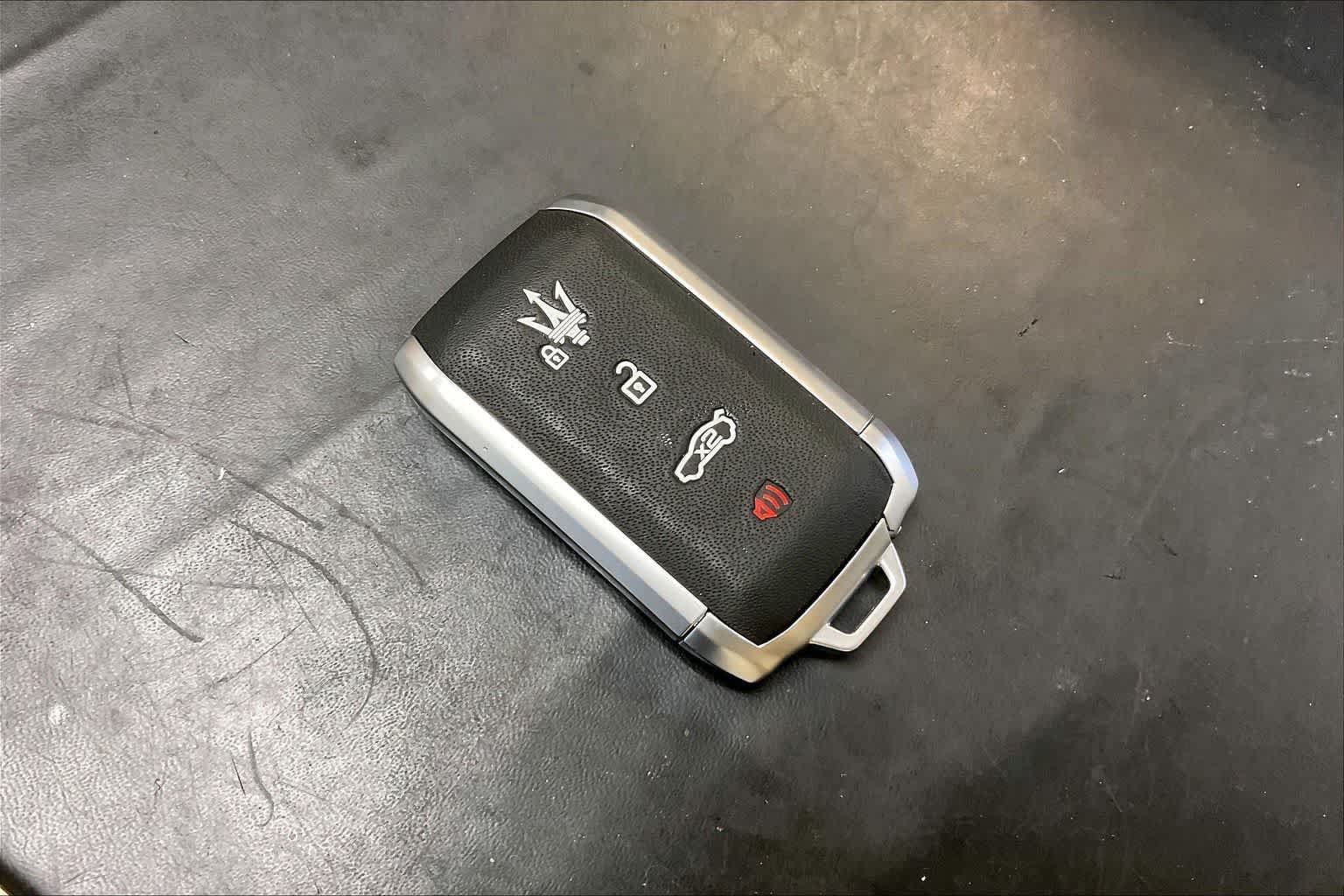 Used 2023 Maserati Grecale Modena AWD/4WD image 19