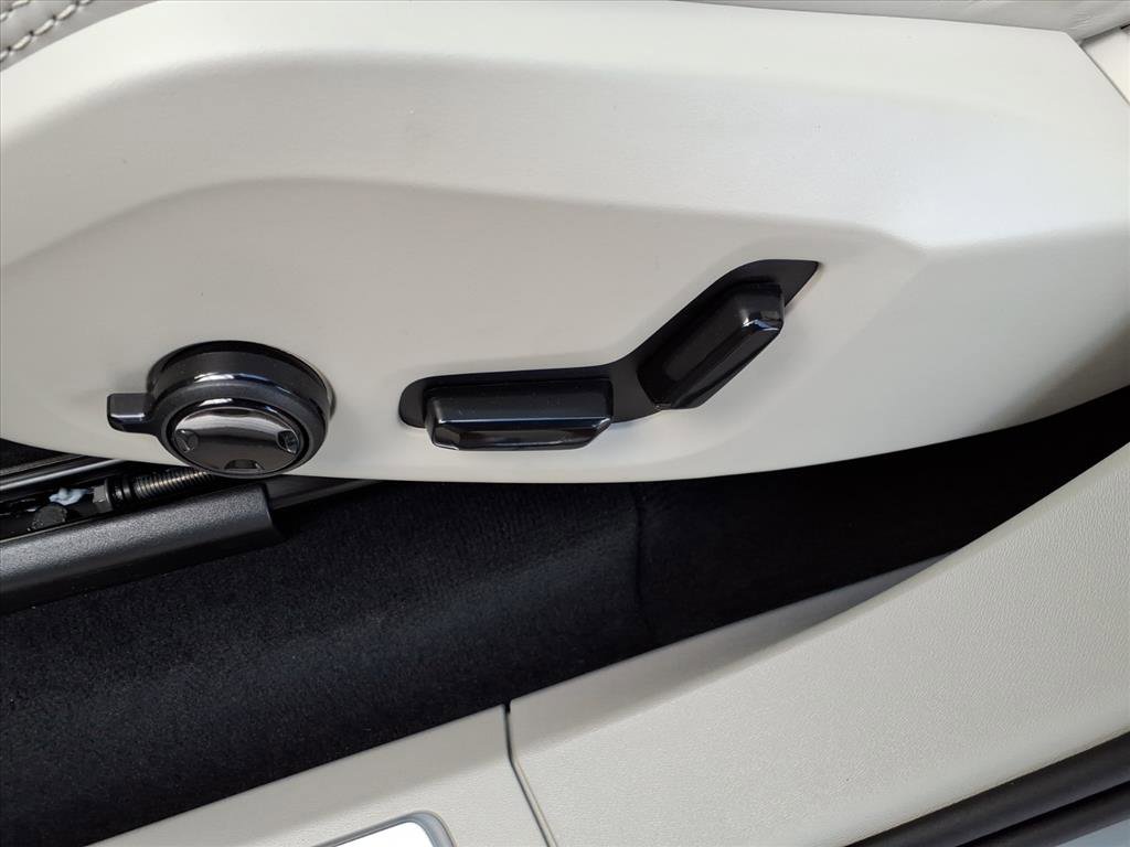 New 2026 Volvo XC90 T8 Ultra w/ Protection Package Premier image 18