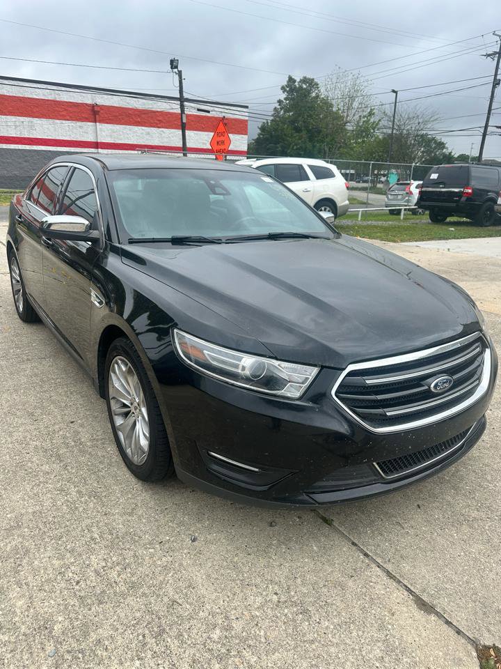 Used 2017 Ford Taurus Limited image 2