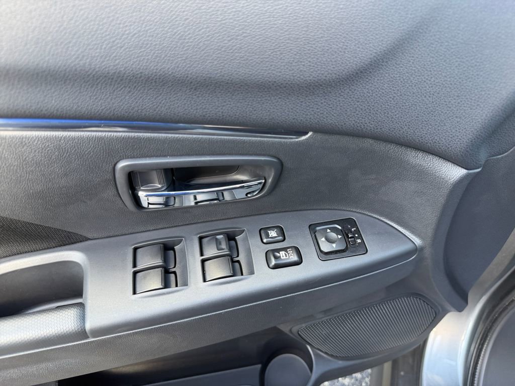 Used 2025 Mitsubishi Outlander Sport AWD image 13