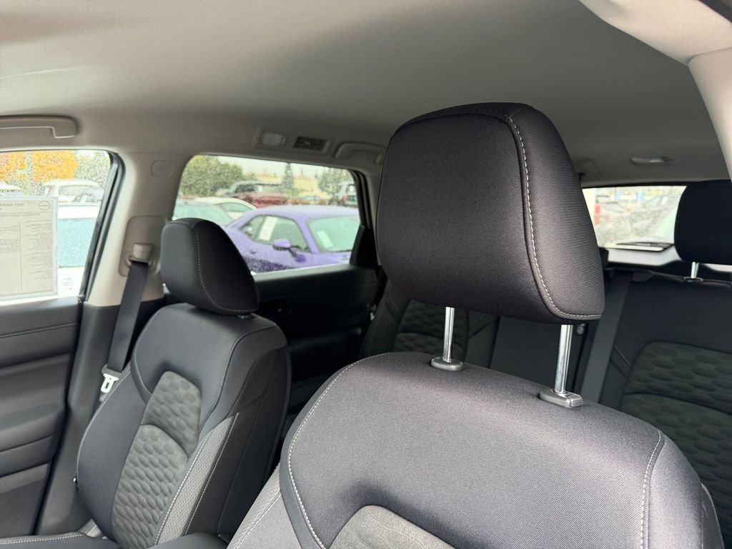 New 2025 Nissan Pathfinder SV image 15