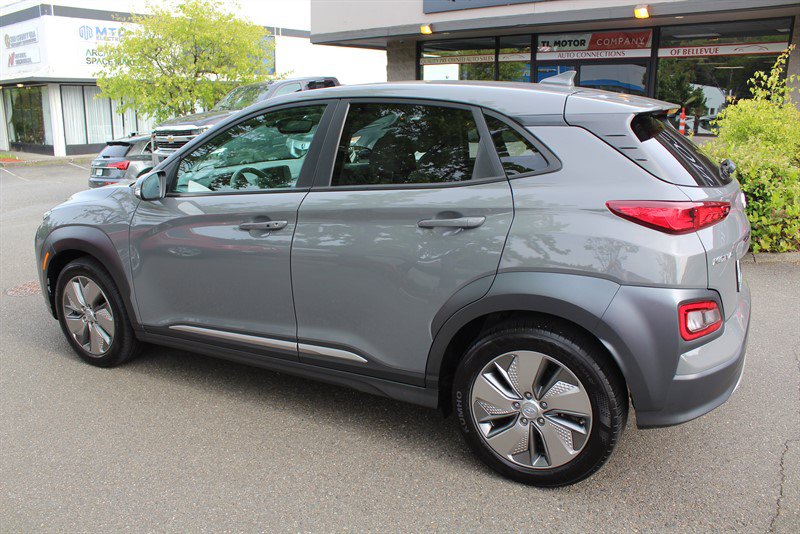 Used 2021 Hyundai Kona Limited FWD image 3