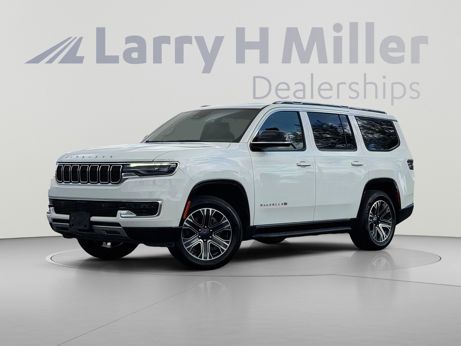 Used 2024 Jeep Wagoneer Series II w/ Flexible Seating Group RWD image 2