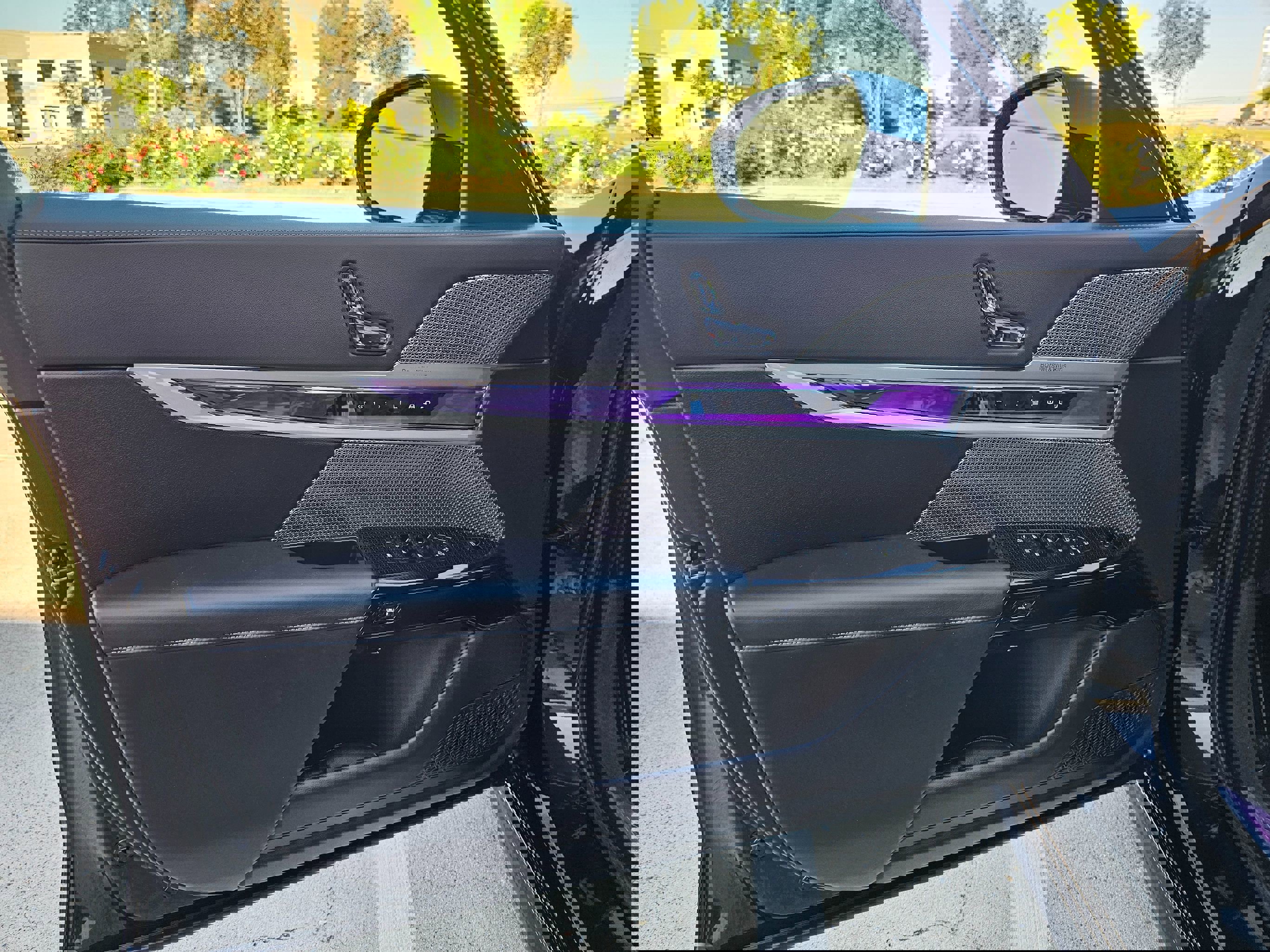 Used 2025 BMW 740i image 17