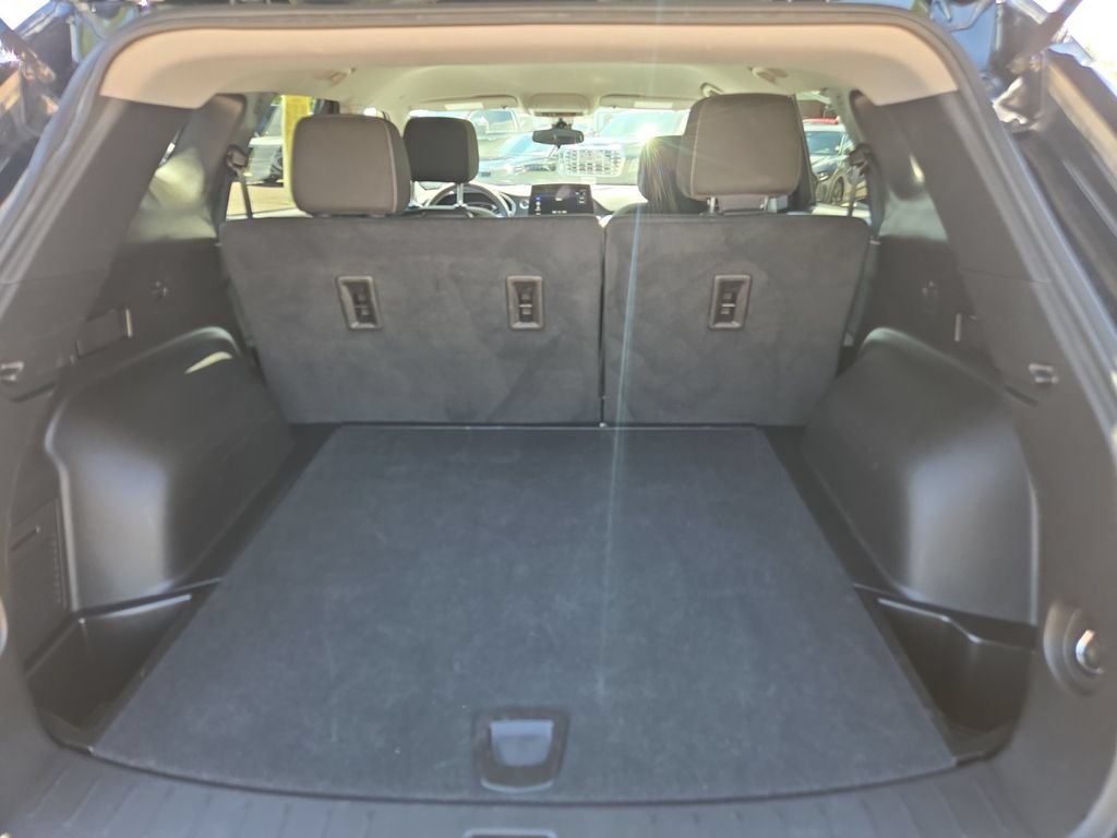 Used 2025 Chevrolet Blazer LT AWD/4WD image 18