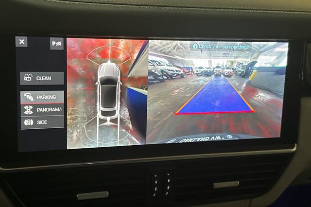 Used 2020 Porsche Cayenne S image 25
