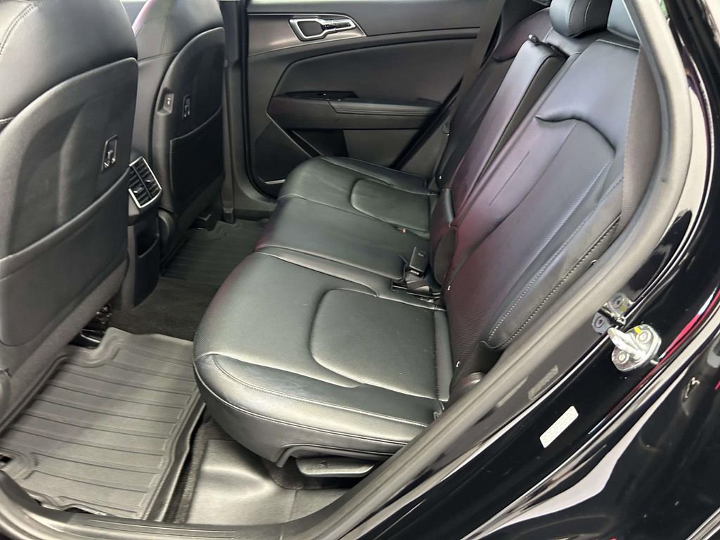 Used 2025 Kia Sportage EX w/ Premium Package FWD image 14