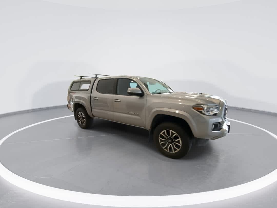 Used 2020 Toyota Tacoma TRD Sport w/ Technology Package AWD/4WD image 2