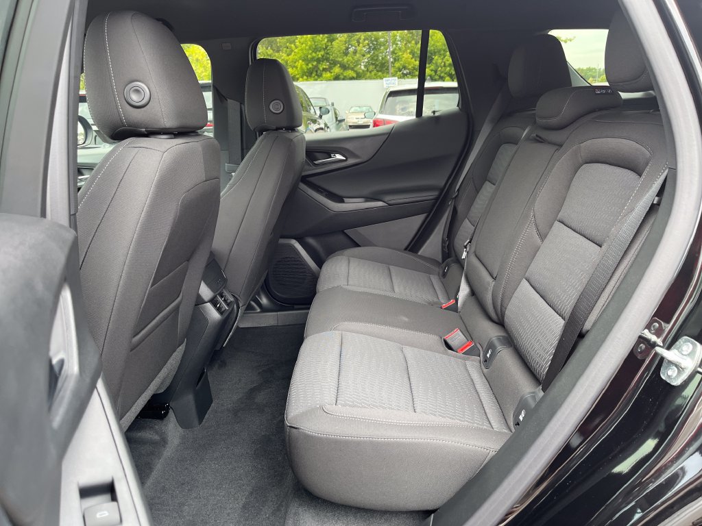 New 2027 Chevrolet Equinox LT w/ Safety and Technology Package AWD/4WD image 24