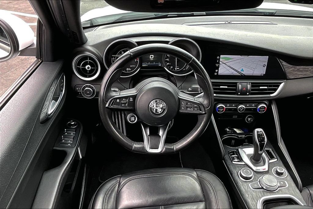Used 2022 Alfa Romeo Giulia Sprint AWD/4WD image 4