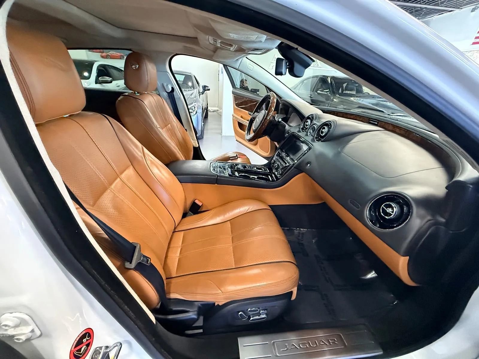Used 2015 Jaguar XJ L Portfolio image 14