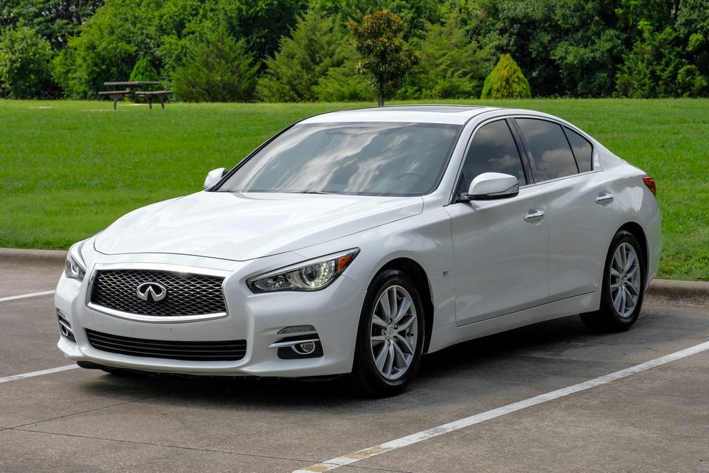 Used 2014 INFINITI Q50 Premium w/ Navigation Package RWD image 3