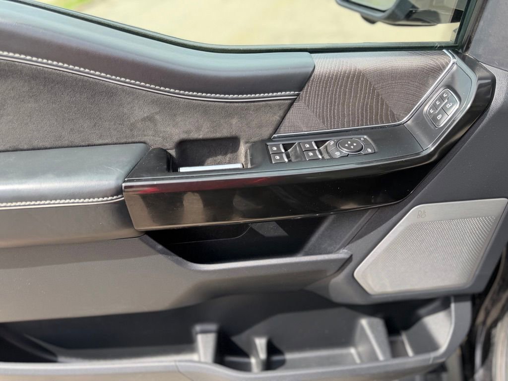 Used 2023 Ford F150 Lightning Platinum AWD/4WD image 14