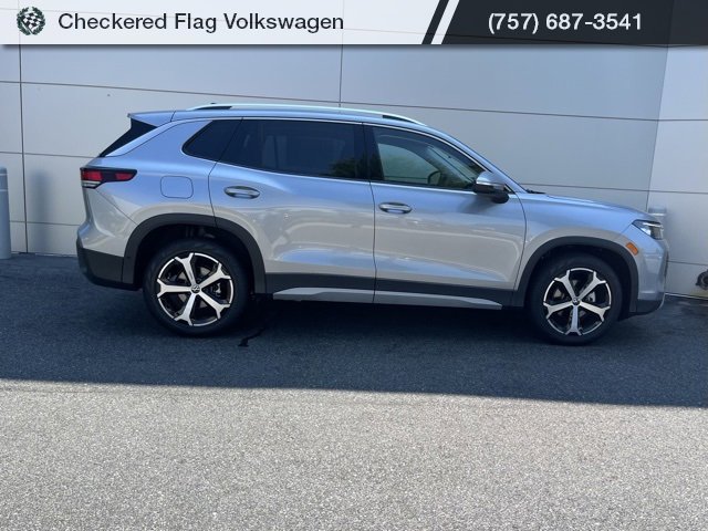 New 2025 Volkswagen Tiguan SE image 21