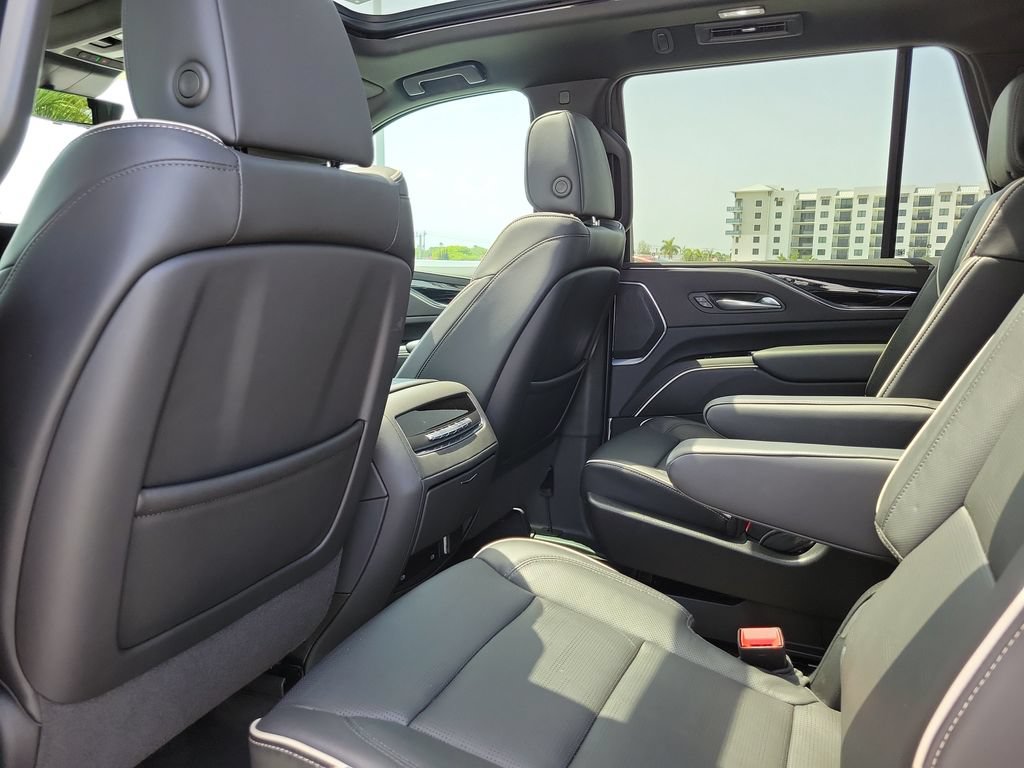 Used 2024 Cadillac Escalade Sport AWD/4WD image 28
