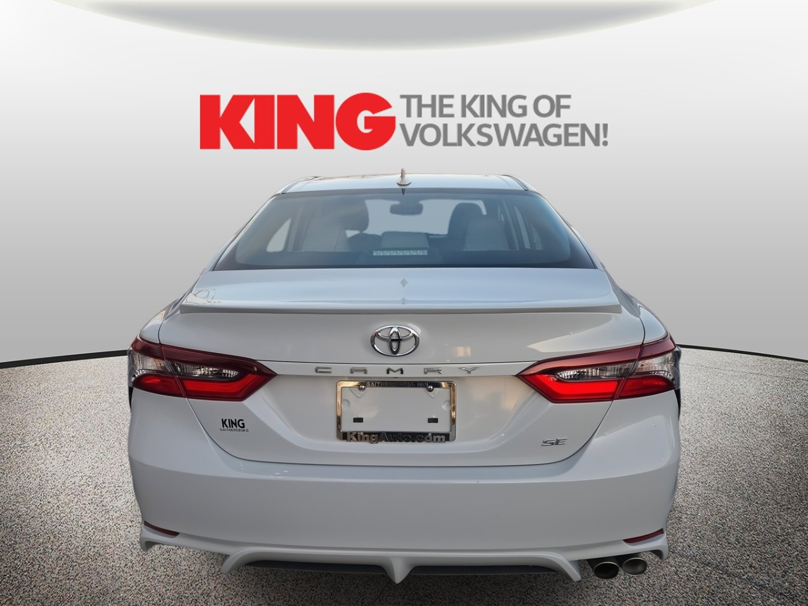 Used 2023 Toyota Camry SE image 4