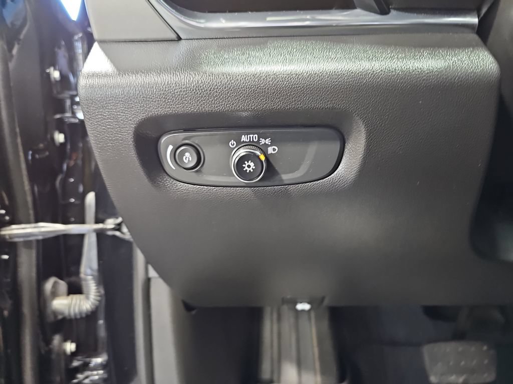 Used 2023 Chevrolet Traverse LT w/ LPO, Floor Liner Package AWD/4WD image 27