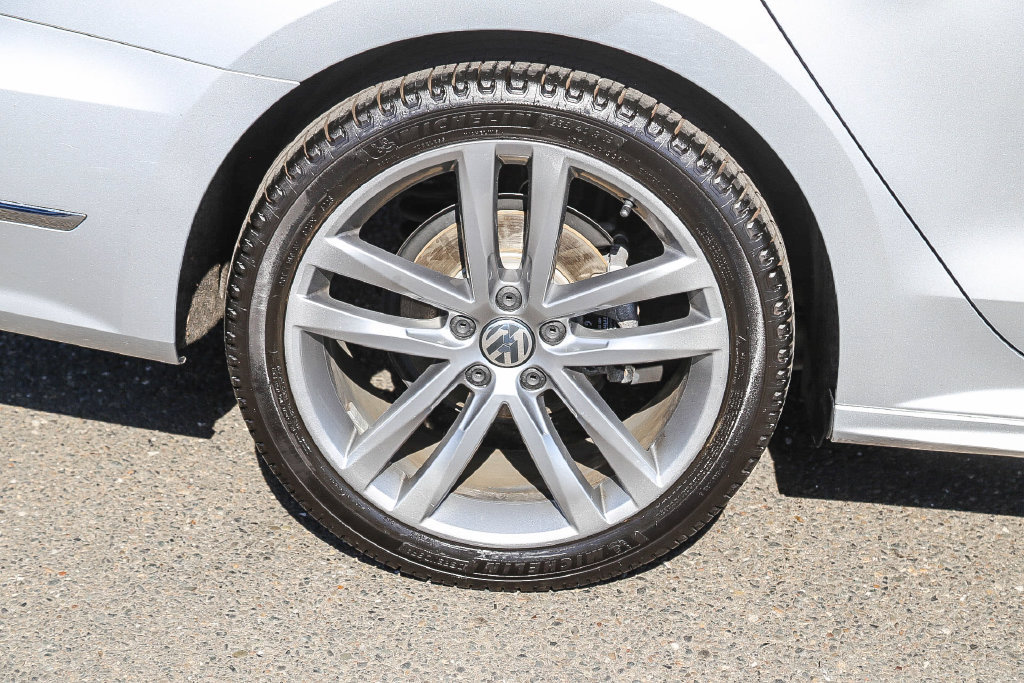 Used 2018 Volkswagen Passat 2.0T R-Line FWD image 22